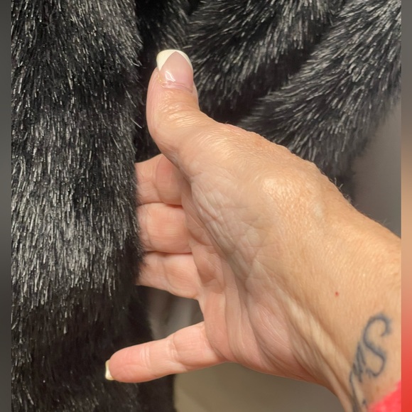 DENNIS BASSO BOUTIQUE FAUX FUR NWOT COAT HIDDEN SNAP CLAPS SIDE POCKETS & MORE - Picture 9 of 17